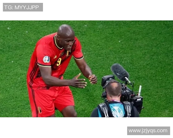 卢卡库的崛起与挑战：从天才前锋到世界级球星的奋斗历程